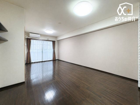 ���r���O �Ƒ��c���̎����߂����k�c�j�̗l�q�B�Ƒ������R�ƏW�܂肽���Ȃ�悤�ȁA�������Ƃ��낰���Ԃł��B���邢�z�˂����������ޖ����̋�ԁB���ʐ^�͉Ƌ��������CG�摜�ł��B