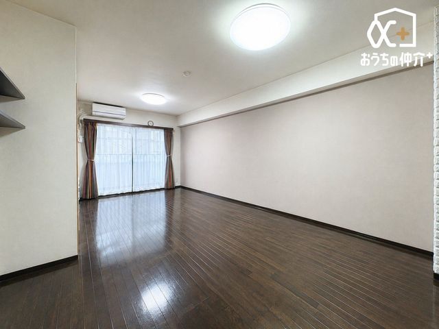 ���r���O �Ƒ��c���̎����߂����k�c�j�̗l�q�B�Ƒ������R�ƏW�܂肽���Ȃ�悤�ȁA�������Ƃ��낰���Ԃł��B���邢�z�˂����������ޖ����̋�ԁB���ʐ^�͉Ƌ��������CG�摜�ł��B