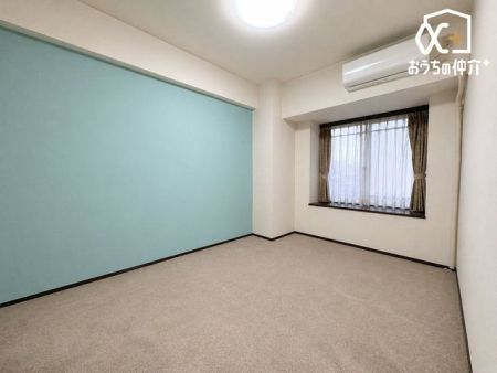 �Q�� 6.5���̐Q���́A�E�H�[�N�C���N���[�[�b�g�t���B�_�炩�Ȍ��ɕ�܂ꂽ�����̋�ԁB�x�b�h����[�Ƌ���������z�u�ł��A������Â��ɐS�n�悭�߂����܂��B���ʐ^�͉Ƌ��������CG�摜�ł��B