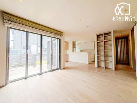 ���r���O �`Living�`�����݂̂���i�`�������e�C�X�g��LDK�B�̂�т肭�낮�\�t�@��A���H�����y���ރ_�C�j���O�Z�b�g��u���Ă��������͂���܂���B