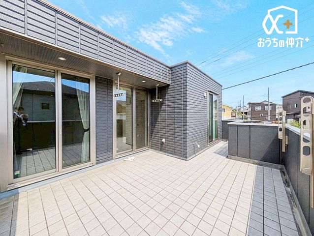 �o���R�j�[ �`Balcony�`���炩�ȗz�˂��������~���o���R�j�[�B���w�i�ɐS�n�悢�������������Ă����܂��B����O�֏o�ĊJ�����𖡂킦���Ԃł��B