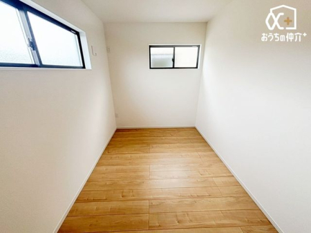 ���̑����� ���r���O