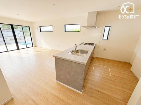 ���r���O ���r���O