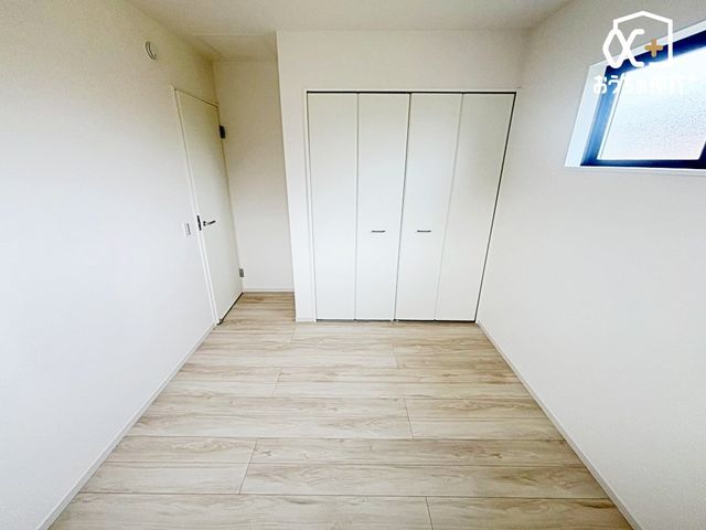 ���̑����� ���r���O