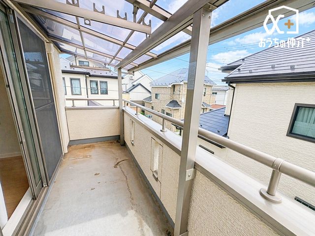 �o���R�j�[ �`Balcony�`���炩�ȗz�˂��������~���o���R�j�[�B���w�i�ɐS�n�悢�������������Ă����܂��B����O�֏o�ĊJ�����𖡂킦���Ԃł��B