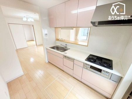 �L�b�`�� �����g���L�b�`�������炱���A�H���̏������y�������ԂɁA�Z�������ł��X���[�Y�ɖ��ʂȂ���Ƃł���A���������ȒP�ɂł���ȂǁA�������y��������L�b�`���X�y�[�X�ł��B