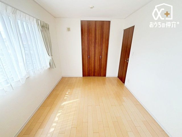 ���̑����� �N���[�[�b�g�����̗m���́A�ߗނ⏬��������������[�ł��A�L�X�Ƃ�����Ԃ��ێ����܂��B�������ڂ����₷���A�g������̗ǂ����K�ȃv���C�x�[�g��Ԃł��B