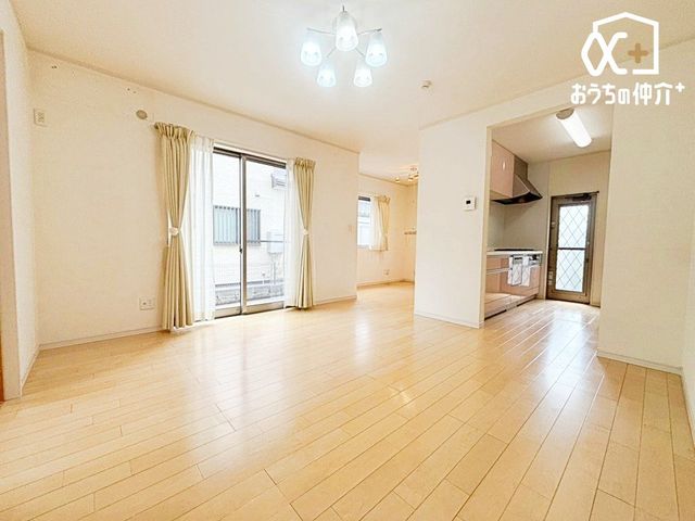 ���r���O ���邢�z�˂��ł��ӂ�郊�r���O�`�Ƒ��c���̎����߂���LDK�ł��B������������Ԃł������Ɗ�����J���������́B���₩�Ȗ����𑗂邱�Ƃ��ł����Ԃł��B