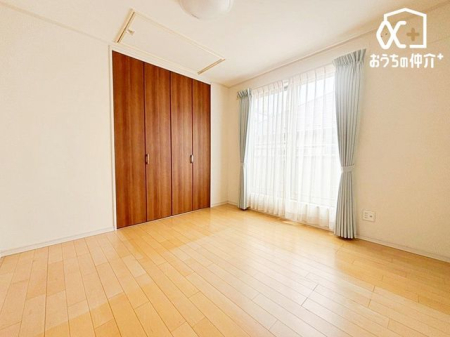 ���̑����� �N���[�[�b�g�����̗m���́A�ߗނ⏬��������������[�ł��A�L�X�Ƃ�����Ԃ��ێ����܂��B�������ڂ����₷���A�g������̗ǂ����K�ȃv���C�x�[�g��Ԃł��B