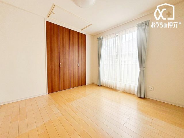 ���̑����� �N���[�[�b�g�����̗m���́A�ߗނ⏬��������������[�ł��A�L�X�Ƃ�����Ԃ��ێ����܂��B�������ڂ����₷���A�g������̗ǂ����K�ȃv���C�x�[�g��Ԃł��B