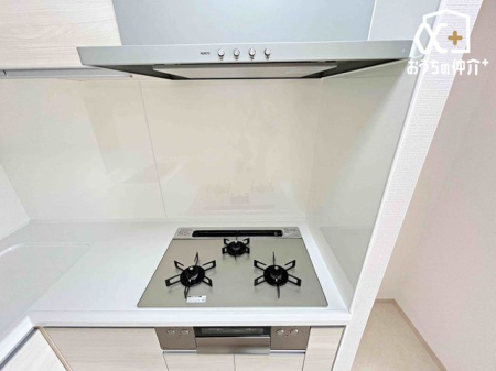�L�b�`�� ������������O���R�����̗l�q�ł��B�u�߂�E�ύ��ޓ��̍�Ƃ������ɏo����R�����ł��B