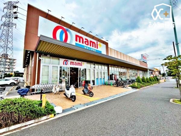 ���ӊ� �}�~�[�v���X ����t��X �k��1���B�i�����L�x�ȃX�[�p�[�}�[�P�b�g�ł������܂��B�ߗׂ̕��X�ł���������Ă���܂��B���ԏ���L���ł��B 80m