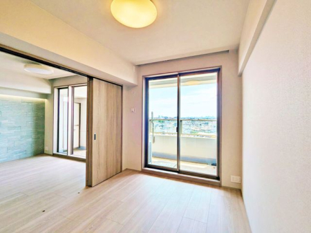 �q������ �q�������ɃI�X�X���ȗm���̗l�q�ł��B�o���R�j�[�ɖʂ��Ă��邽�ߊ��C�����₷���B���邳���\���Ȃ������ł��B