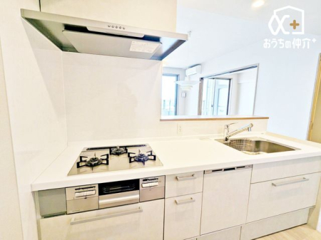 �L�b�`�� �������Ȃ��炲�Ƒ��̂��炪�����L�b�`���ł��B�����������q�l�̗l�q���킩��̂ŁA���S���Ă������Ɏ��g��ł��������܂��B�������΂ɂ��邩���b�����R�ƒe�݂܂��B