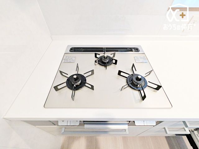 �L�b�`�� �����ɒ������ł��Ă��������͂��ǂ�3���R�����̃L�b�`���ł��B�������͖����̂��ƂȂ̂Ō����ǂ����������ł���̂͊������ł��ˁB