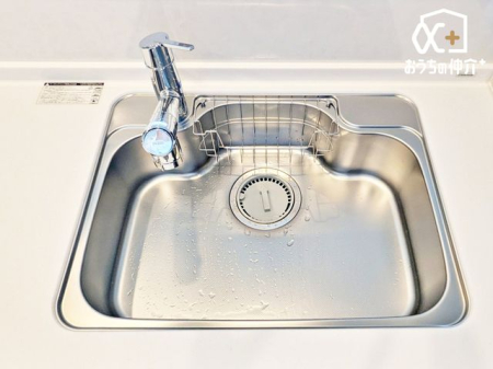 �L�b�`�� �`Kitchen�` �@�\���ƃf�U�C���������˔������g������̂悢�V�X�e���L�b�`���A���r���O�Ƃ̈�̊����l������A��������Ԃ��������܂��B