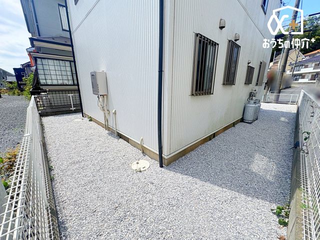 ���̑� �Ƃ̎��͂͏\���ȃX�y�[�X������A��Ƃ��Ċ��p�\�I�s�S�ł͊���Ȃ��g���������̒�h�B�G�߂������A�V�сA��ދ�Ԃ������L���ɍʂ�܂��B