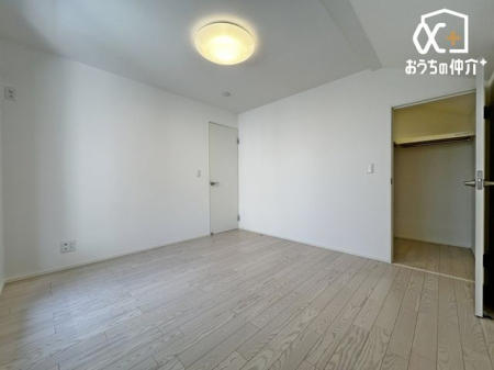 �Q�� -