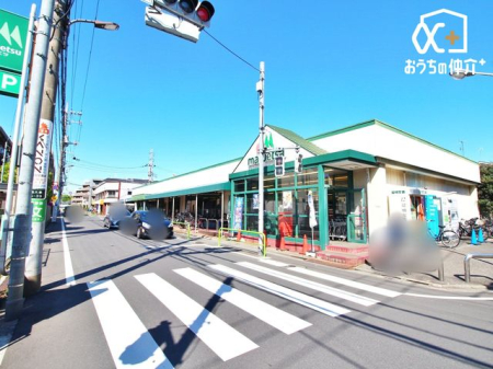 ���ӊ� �}���G�c����X �k��6���B�c�Ǝ���. 10:00-22:00���ԏ�䐔: �E40�䐶�N�H�i�𒆐S�Ƃ����X�[�p�[�}�[�P�b�g�B�H���i�̑��A���p�G�݂ȂǁA���L���i�������Ă��܂��B 440m