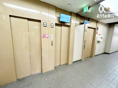 ���̑� �G���x�[�^�[�͂R�䂲�����܂��B