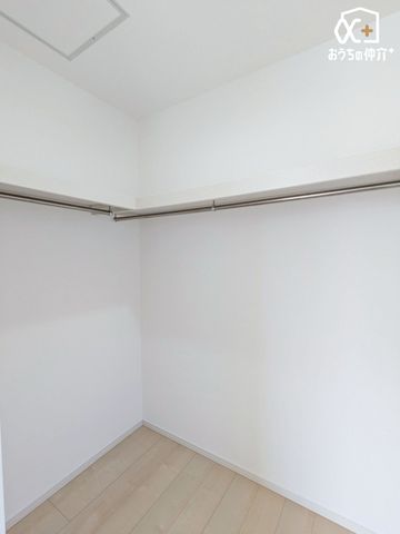 ���[ �E�H�[�N�C���N���[�[�b�g���������܂��B�G�ߕ��̗m����A�X�[�c�P�[�X�Ȃǂ̑�^�p�i���y�X���[�ł��A���L�����g�����������܂��B