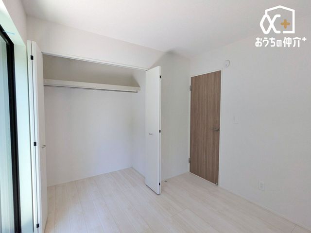 �q������ �q�������Ƃ��Ă��\���ȍL�������邨�����ł��B�Ƒ��X�̈��炬�̋�Ԃ��m�ۂł��A�v���C�x�[�g�ȃx�b�h���[���͕�炷���̊����ő���グ�������̂ł��B