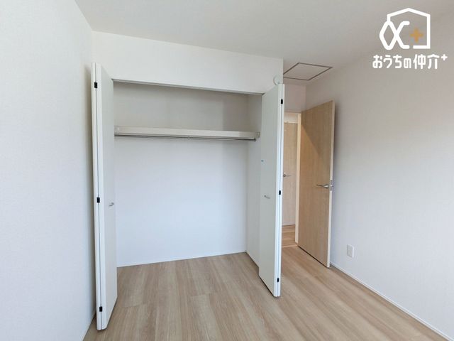 �q������ �q�������Ƃ��Ă��\���ȍL�������邨�����ł��B�Ƒ��X�̈��炬�̋�Ԃ��m�ۂł��A�v���C�x�[�g�ȃx�b�h���[���͕�炷���̊����ő���グ�������̂ł��B