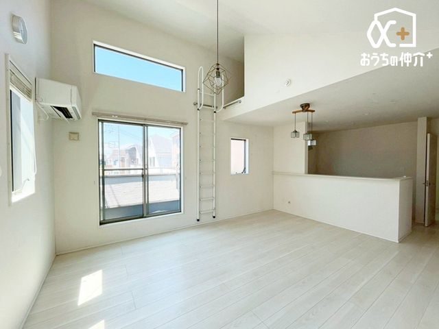 ���r���O �`Living�`����������z���C�g�n��LDK�B�̂�т肭�낮�\�t�@�₨�H�����y���ރ_�C�j���O�Z�b�g��u���Ă��������͂���܂���B