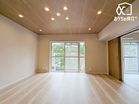 ���r���O �傫�ȑ����炽���Ղ�z�����������ޖ��邢���r���O�B�Ƒ��c���⃊���b�N�X�^�C���ɍœK�ȊJ�������ӂ���Ԃł��B