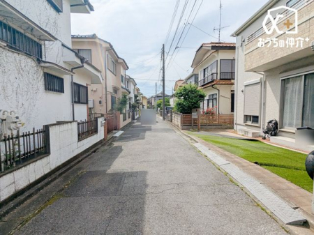 ���n�O�ώʐ^ ������悤�Ȑ��w�i�ɁA���z�̉��b�𑶕��Ɏ󂯂�B�L�т₩�ŊJ���I�Ȓ��]�ƁA�����Ղ�ƍ~�蒍���z���ɁA�����ɏZ�܂��ґ�������Ǝ������Ē����܂��B