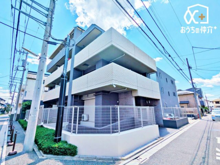 ���n�O�ώʐ^ �v���C�o�V�[�ɔz���������ː�21�ˑS21�˂Ƃ��������������K�͊��̂��߁A���Z�ғ��m�̊炪�����₷���A�v���C�o�V�[�ƃR�~���j�e�B�̃o�����X����ꂽ���S���̂���Z�܂��ł� �B