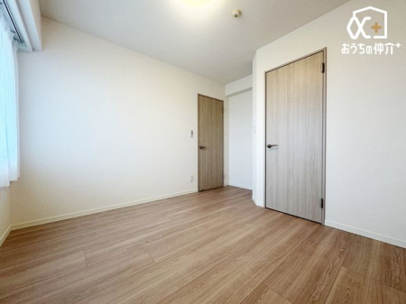 �Q�� -