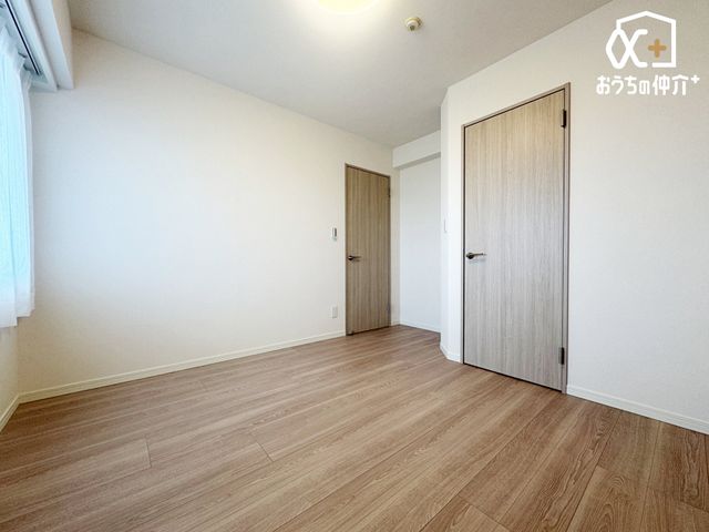 �Q�� -