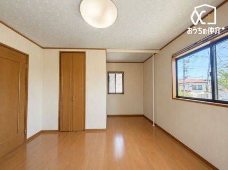 �Q�� 8.5���̐Q���́A�E�H�[�N�C���N���[�[�b�g�t���B�_�炩�Ȍ��ɕ�܂ꂽ�����̋�ԁB�x�b�h����[�Ƌ���������z�u�ł��A������Â��ɐS�n�悭�߂����܂��B���ʐ^�́A�Ƌ��������CG�C���[�W�摜�ł��B