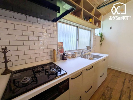 �L�b�`�� ���������Ŏς�E�Ă��E�����Ȃǂ��\�B�Η͂͋��΂����΂܂ŏꏊ���ƂɎ��R�ɐݒ�ł��܂�����A��C�ɒZ���ԂŒ������鎖���ł��܂��B�܂��Ԋu���L���ۂ���Ă���̂ŁA�傫�Ȓ�������u�����Ƃ��ł��܂��B