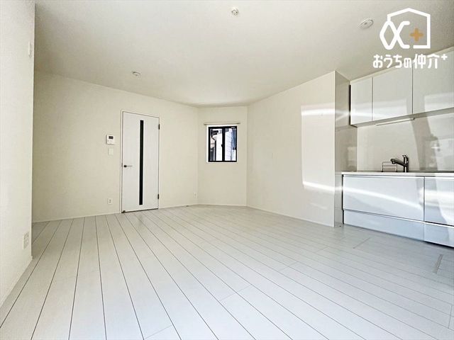 ���r���O �Ƒ��݂�Ȃ��u�₩�Ɍ��₩�ɉ߂�����悤�ɁA�D����������荞�񂾃��r���O�_�C�j���O�B�㎿�ȉ�����ɕ�܂��A���K�ŉ��₩�ȃv���C�x�[�g��Ԃł��B