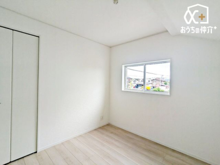���̑� 4.5���̗m���́A���q�l�̂��������̃��[�N�X�y�[�X�ɒ��悢�L���B�R���p�N�g�Ȃ������������Ǝ��[�N���[�[�b�g�����Ă��邽�߁A���������L���L���Ɏg�����Ƃ��ł��܂��B
