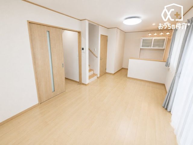 ���r���O �`Living�`�����݂̂���i�`�������e�C�X�g��LDK�B�̂�т肭�낮�\�t�@��A���H�����y���ރ_�C�j���O�Z�b�g��u���Ă��������͂���܂���B