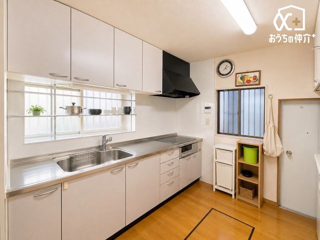�L�b�`�� �`Kitchen�`�������y��������L�b�`���X�y�[�X�Ɏd�グ�܂����B