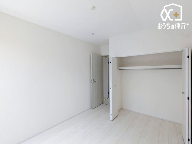 �q������ �q�������Ƃ��Ă��\���ȍL�������邨�����ł��B�Ƒ��X�̈��炬�̋�Ԃ��m�ۂł��A�v���C�x�[�g�ȃx�b�h���[���͕�炷���̊����ő���グ�������̂ł��B