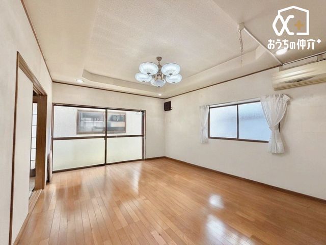 ���r���O �傫�ȑ����炽���Ղ�z�����������ޖ��邢���r���O�B�Ƒ��c���⃊���b�N�X�^�C���ɍœK�ȊJ�������ӂ���Ԃł��B