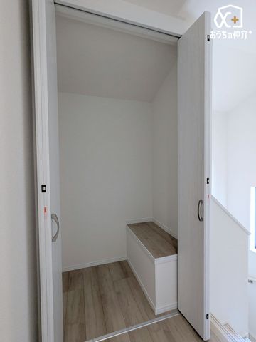 ���[ ���낢��ȉו������[�ł��郁���b�g��A�q�����тɂ͖��̂���閧��n�̂悤�Ɋ��������ԂƂȂ��Ă���܂��B