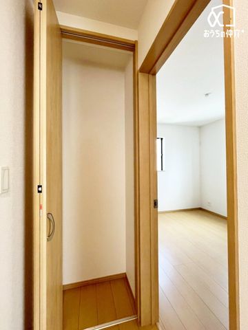 ���[ 2�K�z�[���ɂ���A���[�ł��B�V�䍂�܂ł���̂ŁA�w�̍����ו����y�X���[�ł��܂��ˁI