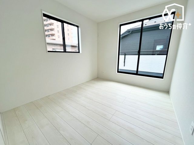 �q������ ���邭�������������͋C�̎q�ǂ������B�V�т��w�т��o�����X�悭�y���߂�A�S�n�悢��Ԃł��B