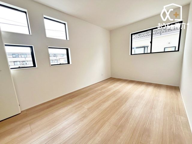 �q������ ���邭�������������͋C�̎q�ǂ������B�V�т��w�т��o�����X�悭�y���߂�A�S�n�悢��Ԃł��B