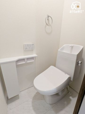�g�C�� �V���v���ȓ����̃X�b�L���Ƃ���2�K�g�C���ł��B