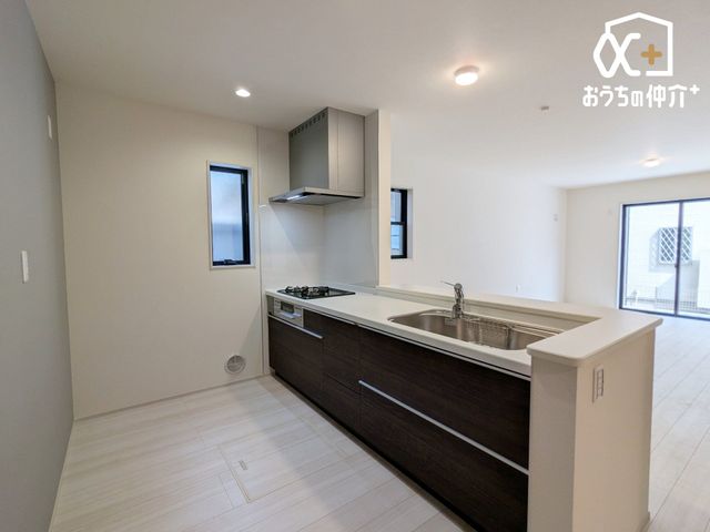 �L�b�`�� �l�H�嗝�΂��g�p���A�������ł����������N���N�ȃV�X�e���L�b�`���ł��B���r���O�����n���Ȃ���y�������������y���߂܂� �B