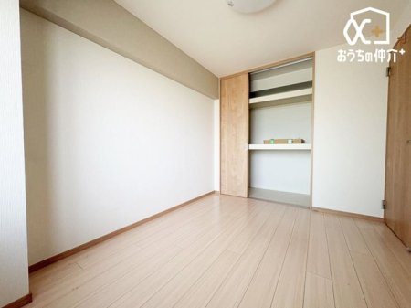 �Q�� -