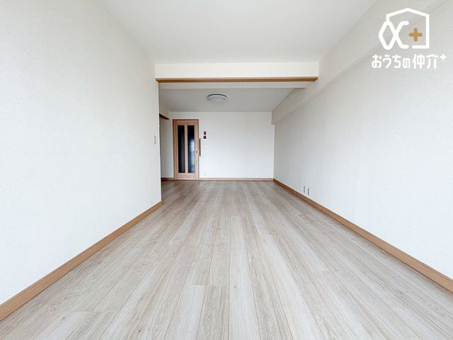 ���r���O �Ƒ����o���o���ɉ߂���������ς���B���R�ƏW�܂�A��炤���r���O��ԁB