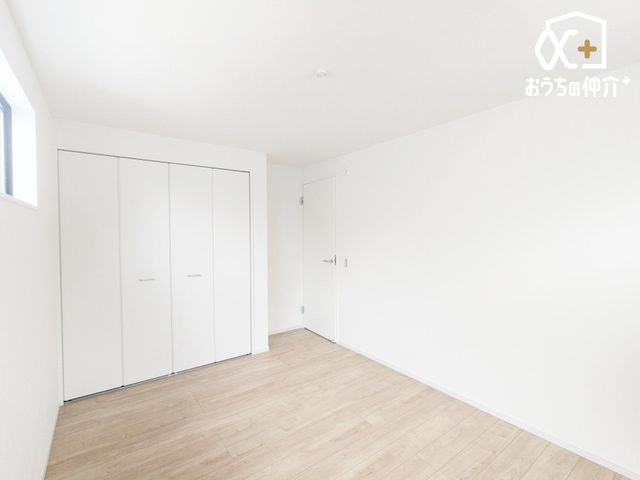 �q������ 2�ʍ̌��Ŗ��邢�A�����������q�ǂ������B�x�b�h�ƃf�X�N��u���Ă�������������B�����͏��ւ������ɂ����p�ł��܂��B�������̔��ǂƖؖڏ��ŉ����ȕ��͋C�B���[���H�v�������ɍ��킹�Ď��R�ɖ͗l�ւ������݁B